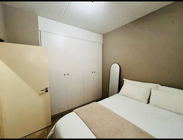 2 BEDROOM HOUSE FOR SALE IN FERNDALE